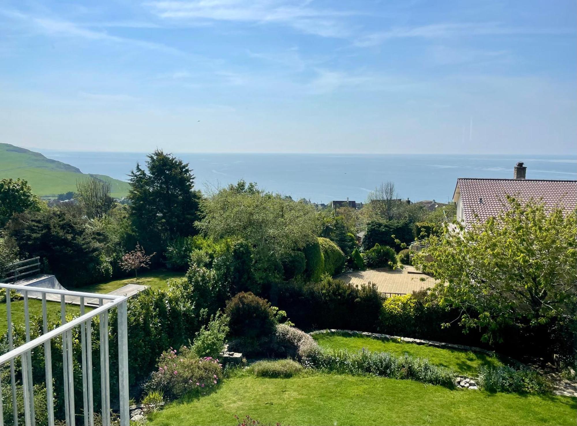 Stunning Charmouth Property With Bay Views! Exteriér fotografie